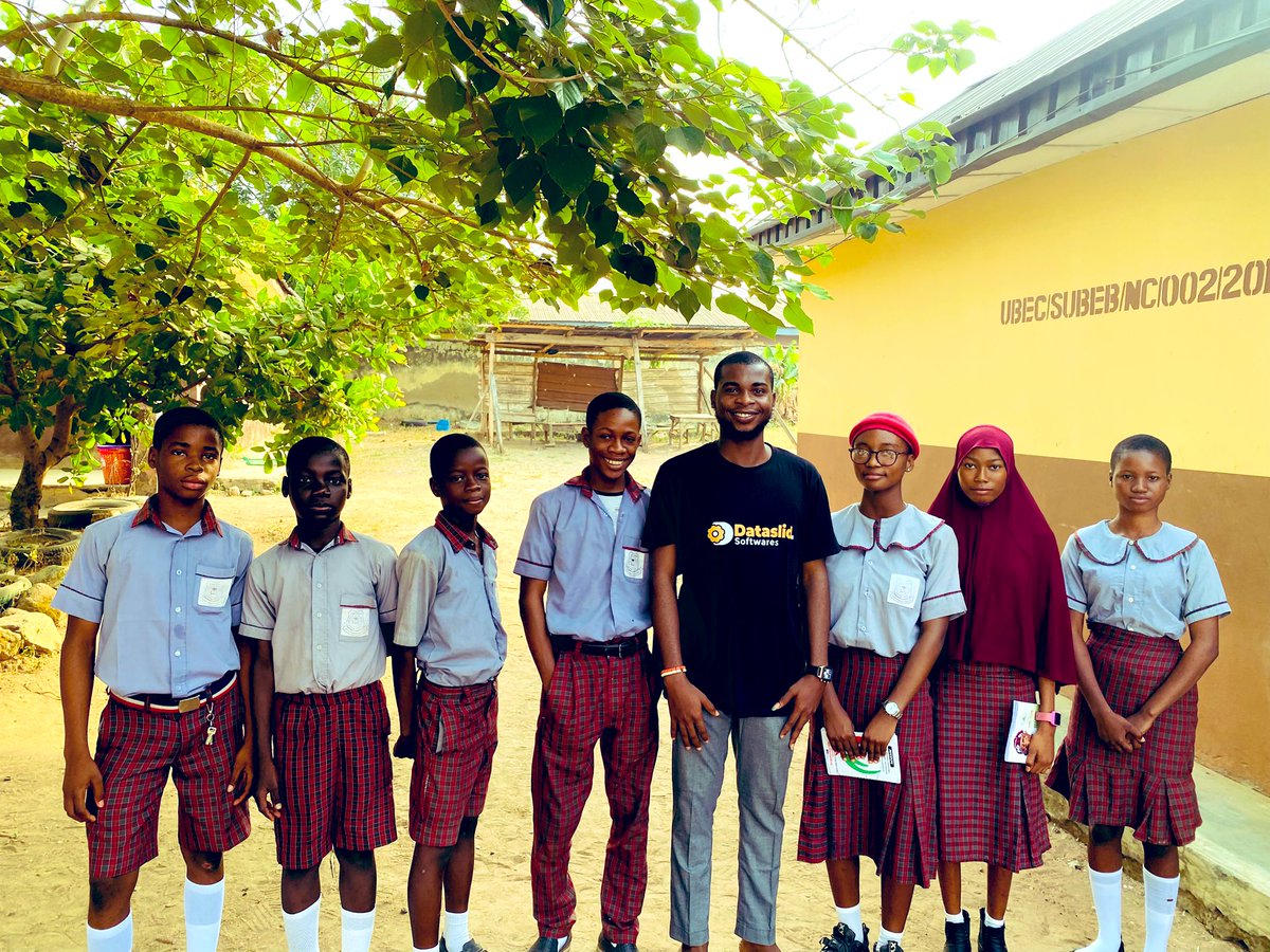 SirGerald17's tweet image. Had a productive session with students today on the importance of digital safety. Their energy and curiosity were amazing, questions flying, minds buzzing, lots of laughs too and few “Wait, that can happen too?!” moments 😅 Who knew cyber talk could be this fun?😂
#CyberSecurity