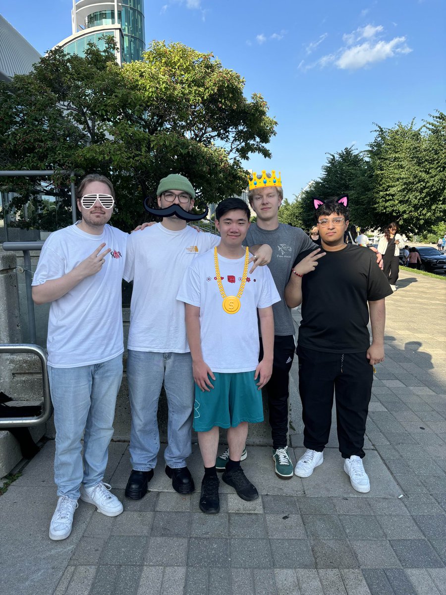 meco1e's tweet image. me and fred with 3 snakes 🐍