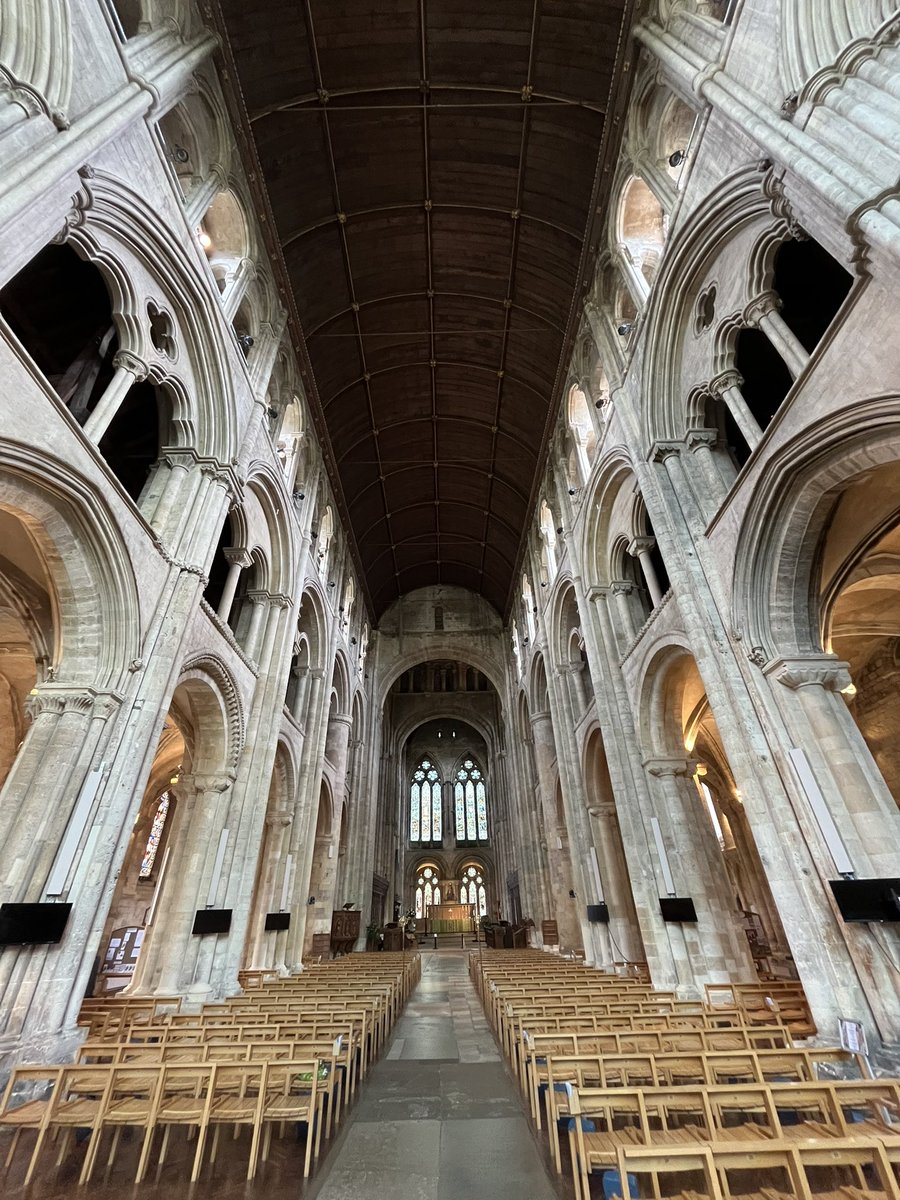 TracyBorman's tweet image. A spectacular morning’s filming at @romseyabbey - one of precious few monastic buildings that escaped the dissolution. And we even saw a peregrine falcon chick…which, given we were talking about #anneboleyn seemed rather apt! @liontelevision @channel5_tv