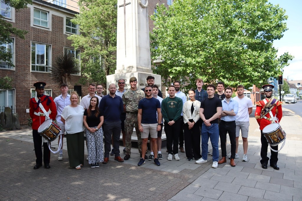 Major Macleod, (OC 3 Company, 3rd Battalion), attended a flag-raising parade in Chelmsford to mark the start of Armed Forces Week. He joined the Mayor of Chelmsford, to show our support for the entire Armed Forces community.

#RoyalAnglian #Chelmsford #ArmedForcesWeek