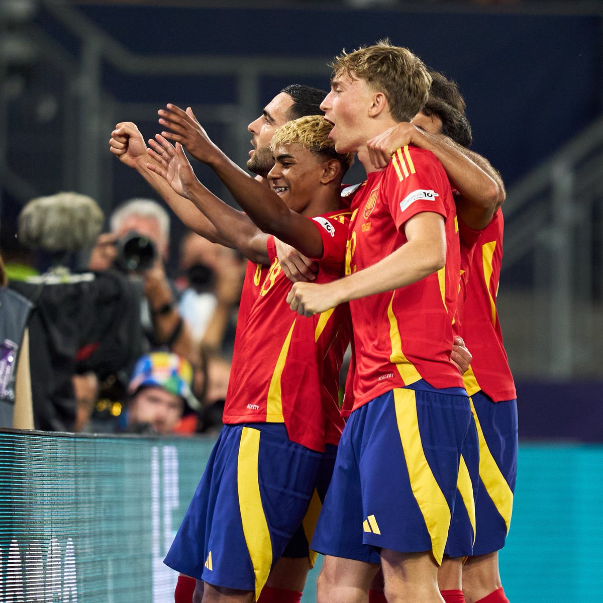 🇪🇸⚽ ¡La Selección vuelve a Zorrilla!
El 14 de octubre, Valladolid acoge el #EspañaBulgaria, clasificatorio para el Mundial 2026 🌍

📍 Estadio José Zorrilla
🕘 20:45 h
Un nuevo gran encuentro internacional en nuestra ciudad 💪
#Valladolid #SelecciónEspañola #Fútbol