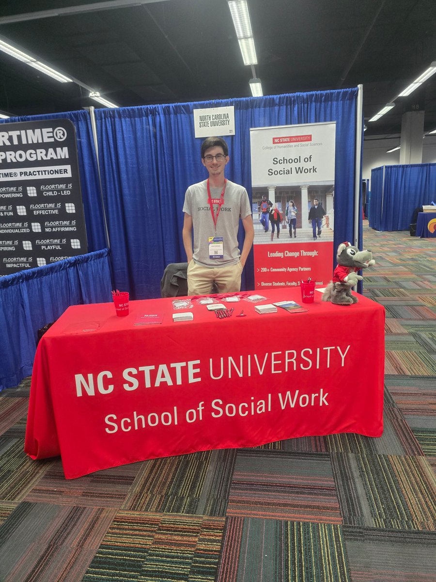 Last week our school sponsored the 2025 NASW National Conference in Chicago, IL! Thank you to everyone who visited our booth. We look forward to sponsoring again next year!