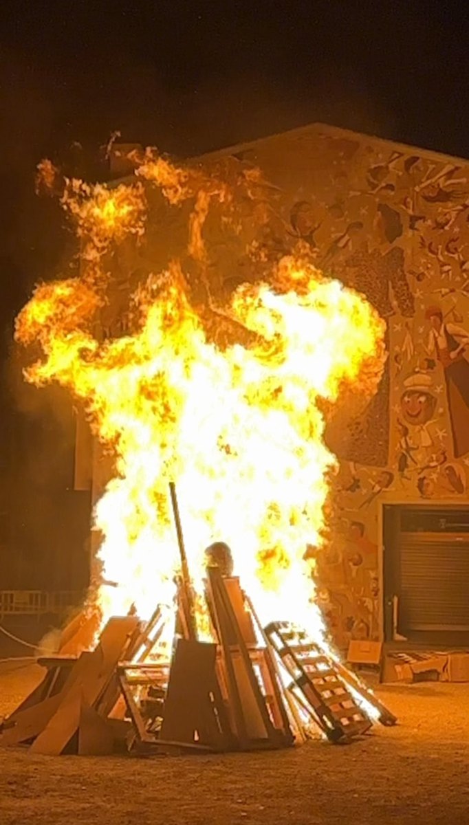 Bona revetlla de Sant Joan a tothom!