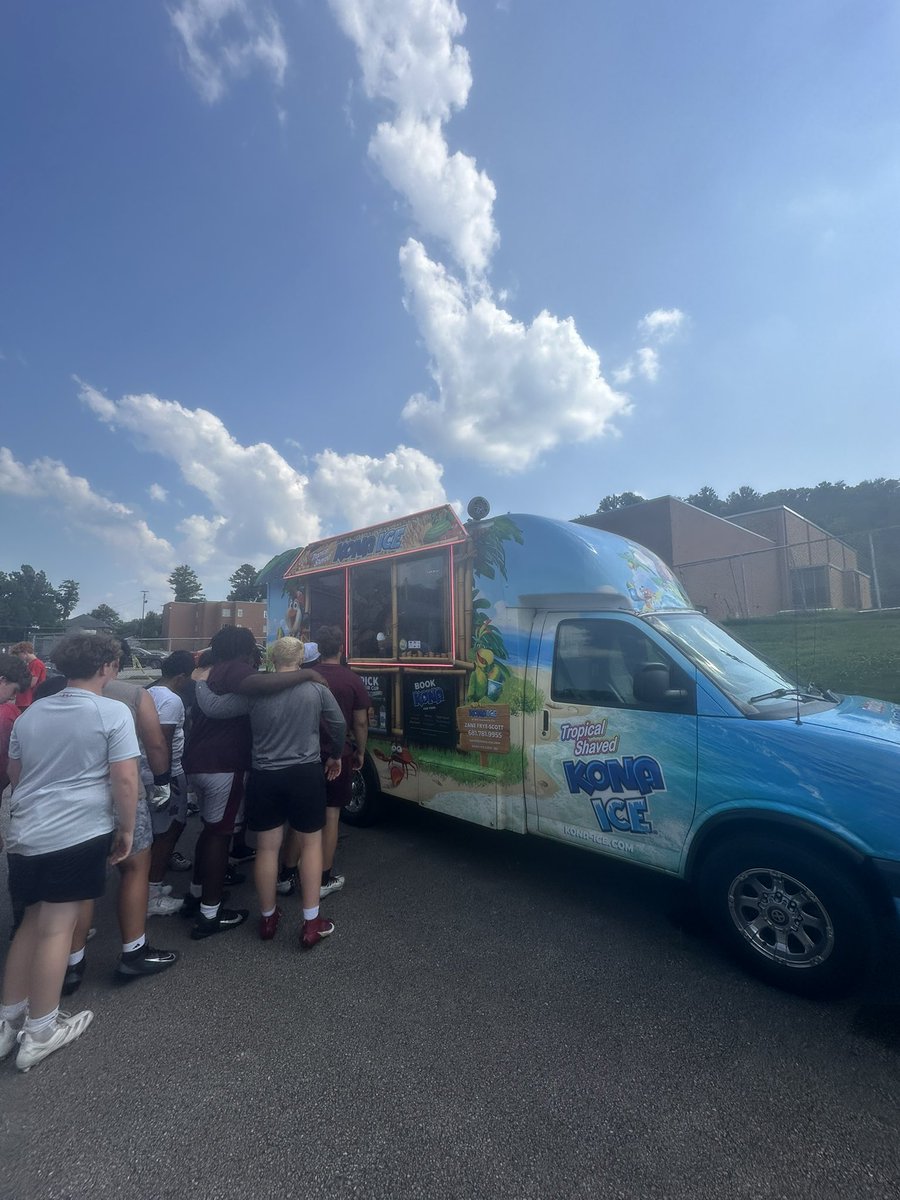 GWHSFootball1's tweet image. Hot Summer Days🟰Cool Summer Treats