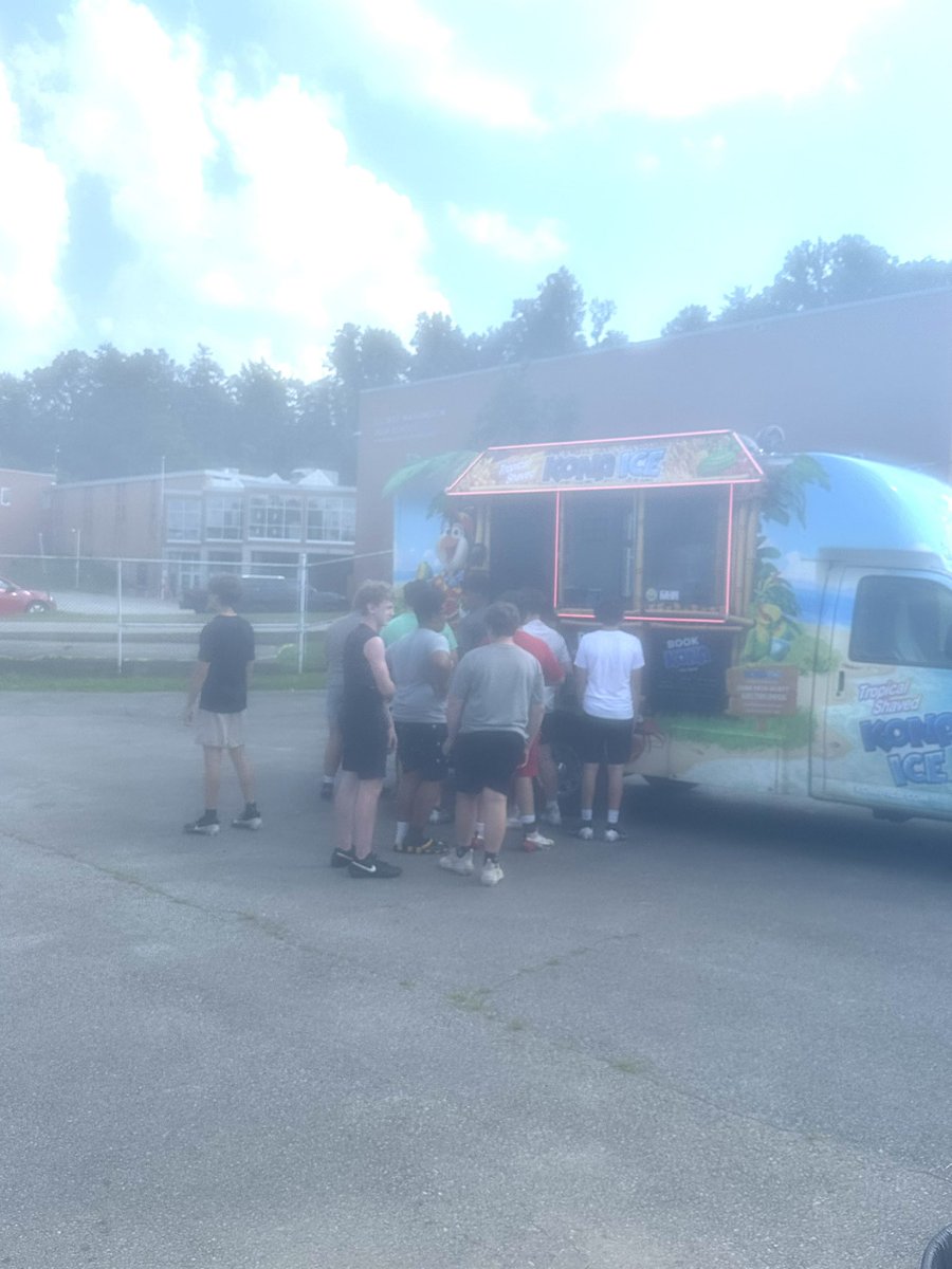 GWHSFootball1's tweet image. Hot Summer Days🟰Cool Summer Treats