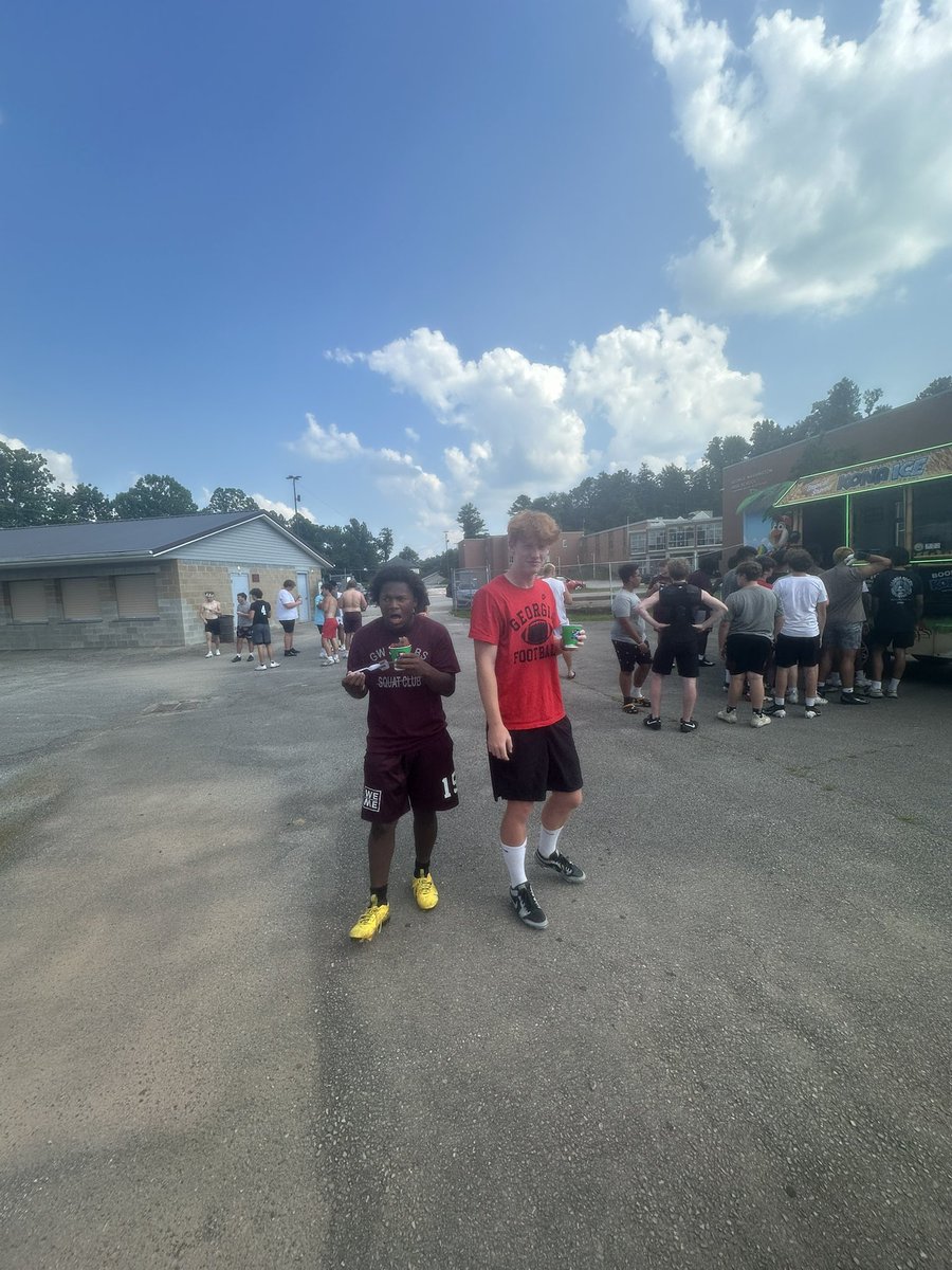 GWHSFootball1's tweet image. Hot Summer Days🟰Cool Summer Treats