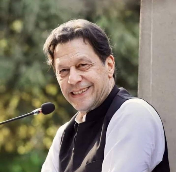 میں سازشوں میں گھرا ہوا یتیم شہزادہ 
کوئ چھپا ہوا خنجر میری پشت میں ہے,
<a href="/ImranKhanPTI/">Imran Khan</a>