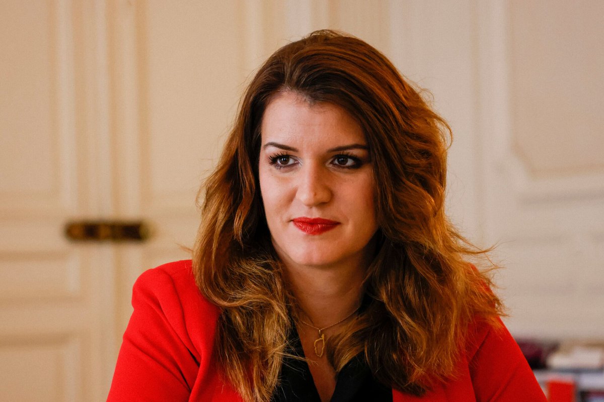 le_Parisien's tweet image. 🔵 INFO LE PARISIEN | Ce lundi soir, à l’Assemblée, Marlène Schiappa a été épinglée de la Légion d’honneur par Yaël Braun-Pivet, en présence de nombreuses personnalités politiques
 
➡️ l.leparisien.fr/s2uG