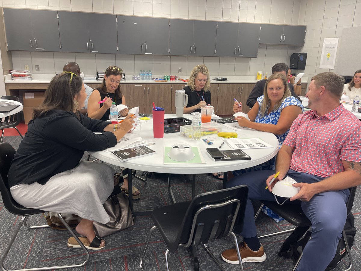 AUEARIC's tweet image. 🚀 We’re kicking off an exciting Professional Learning Unit (PLU) with Opelika City Schools: Unlocking Superpowers to Enhance District and School Cultures!
This district already shines with a strong culture of professional learning and a deep commitment to self-growth.