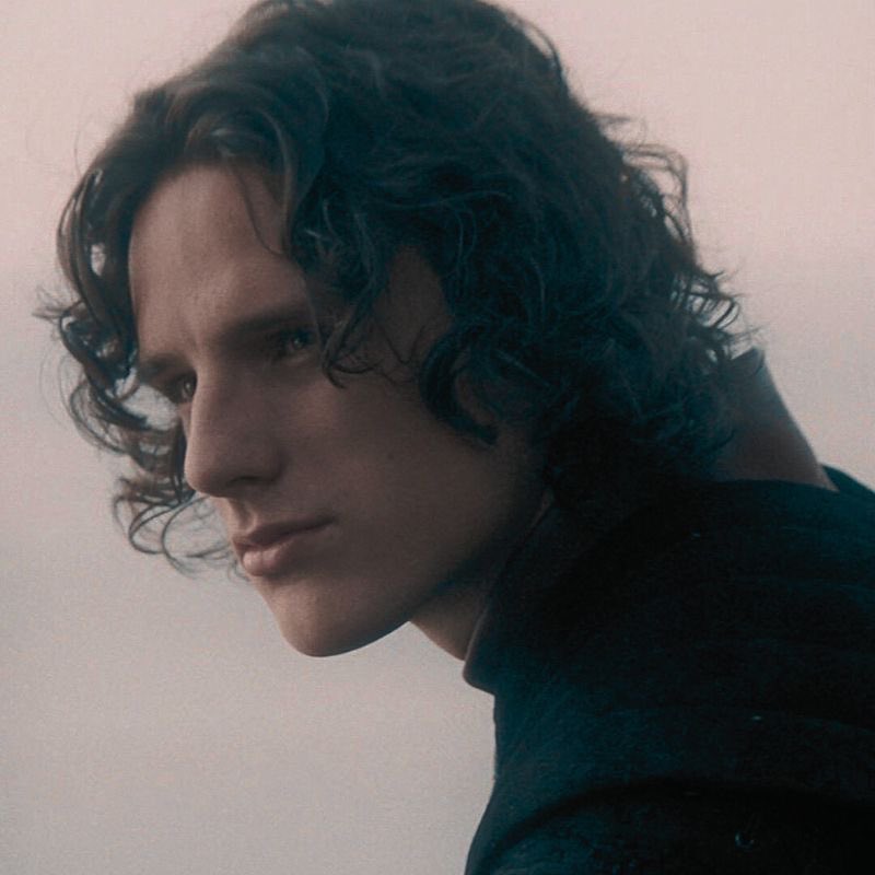 baby viserys has curls just like his big brother jace 🥹