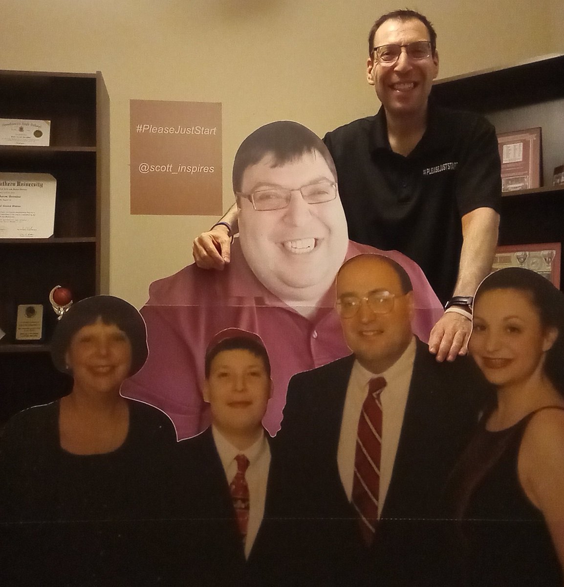 scott_inspires's tweet photo. June is Men's Mental Health Awareness Month. I've lost my mom, dad, and sister to different health issues. I've lost 110 pounds on my own. And I've been suicidal four times from a girl taking advantage of me from being vulnerable. I'm here to inspire the world!

#PleaseJustStart https://t.co/51utKi0pYT