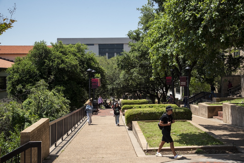 TXSTAdmissions's tweet image. Ready to see #TXST your way? Our self-guided tours let you explore campus at your own pace. Whether it’s iconic landmarks or hidden gems, there’s something for every Bobcat. 

Learn more here: ow.ly/8Ltx50W98hB