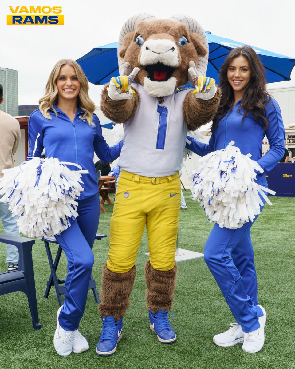 .<a href="/LARamsCheer/">Rams Cheerleaders</a> + <a href="/RampageNFL/">Rampage</a> = 💙💛🐏

#VamosRams