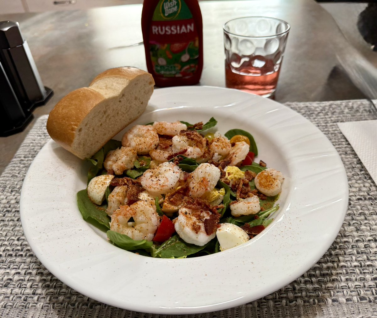 oldjedicz's tweet image. At Boos Road Ranch Huron Twp OH
This heat wave is something else. Staying hydrated is important and eating properly is equally important. Here’s a hot weather dinner prepared by the chuckwagon. Old Bay steamed and chilled shrimp salad with lettuce and spinach, hard boiled egg,…