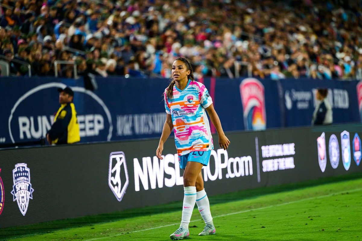 delphsix's tweet image. End of this first part of the season.
Proud of this team ! See you soon @sandiegowavefc
Thank you to the fans who are always there for us 🫶🏽🩷