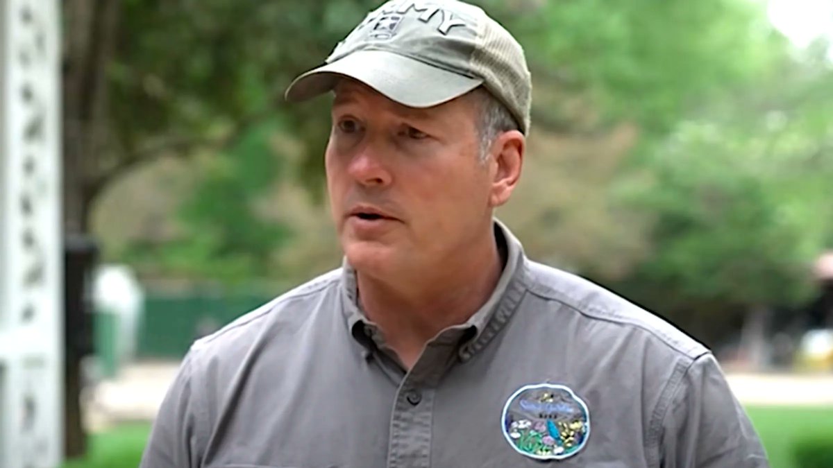 politvidchannel's tweet image. BREAKING: Beekeeper who voted for Trump regrets voting for Trump because Trump's tariffs and funding cuts are destroying his business 

 'I never thought I was going to lose this much money'