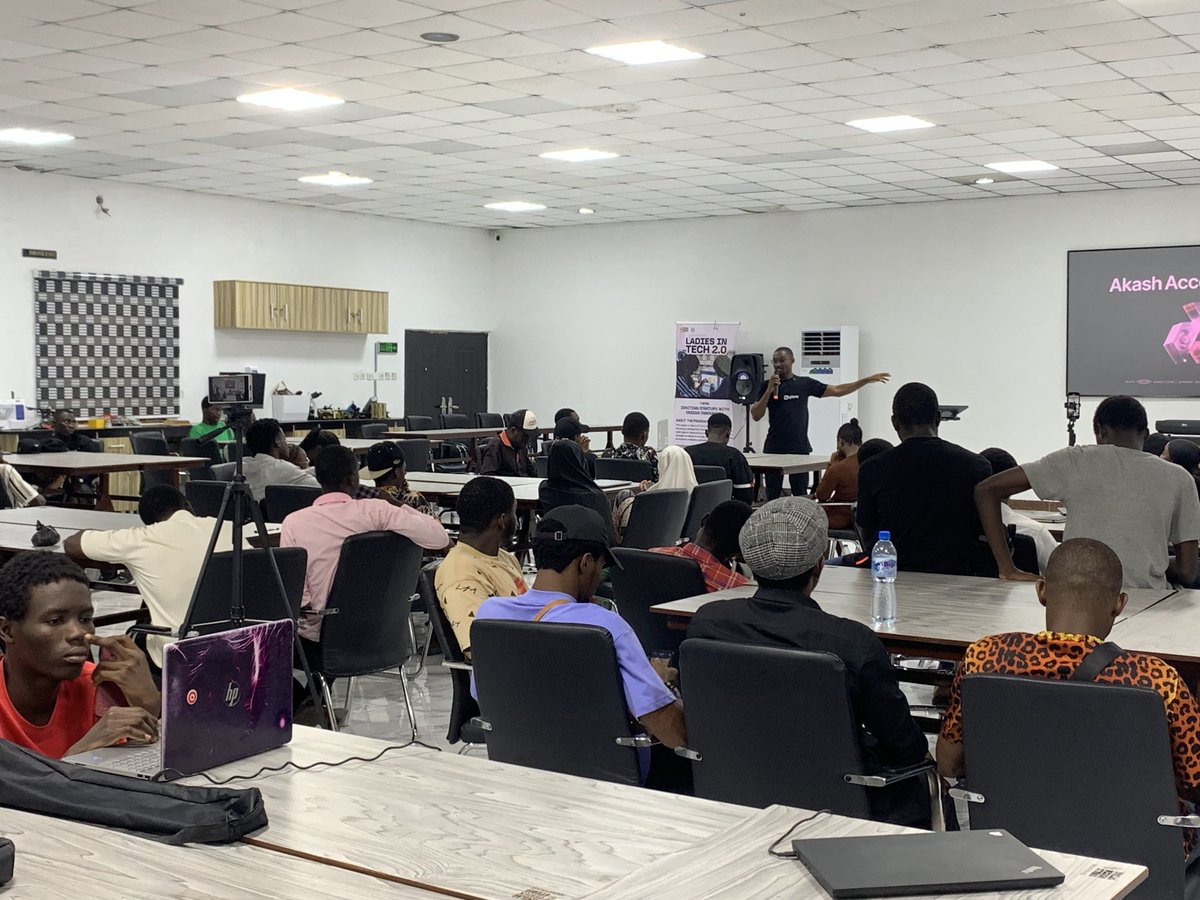 The #AkashAccelerate2025 Watch Party live in Lagos 🇳🇬 — tapping into the future of decentralized AI, open-source infra, and permissionless cloud.

Big momentum for #DeAI and #DePIN across Africa. Exciting to see where this goes.

@akashnet_

#AkashNetwork #Web3