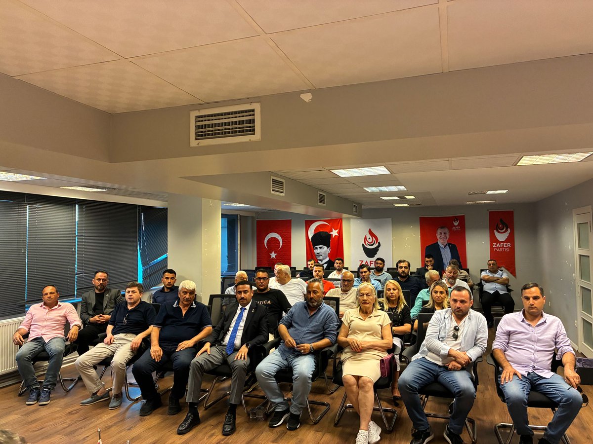 Hamd olsun, Genel Başkanımız özgürlüğüne kavuştu.
İstanbul İl Başkanlığı olarak ilçe başkanları toplantısı yaptık. Toplantımız hayırlara vesile olsun inşaallah.
<a href="/umitozdag/">Ümit Özdağ</a> <a href="/zaferpartisi/">Zafer Partisi</a> <a href="/HakanAksit34/">Hakan Akşit</a> <a href="/ZaferPartisi_34/">Zafer Partisi İstanbul İl Başkanlığı</a>