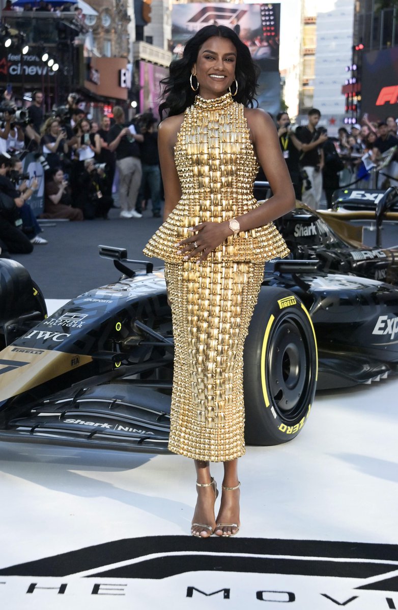 SimoneANetMedia's tweet image. 📸 | Gallery update: Simone Ashley attends the F1 premiere on June 23, 2025 in London, UK
+17 UHQs (27 photos in total)
🔗: simoneanetwork.com/thumbnails.php…