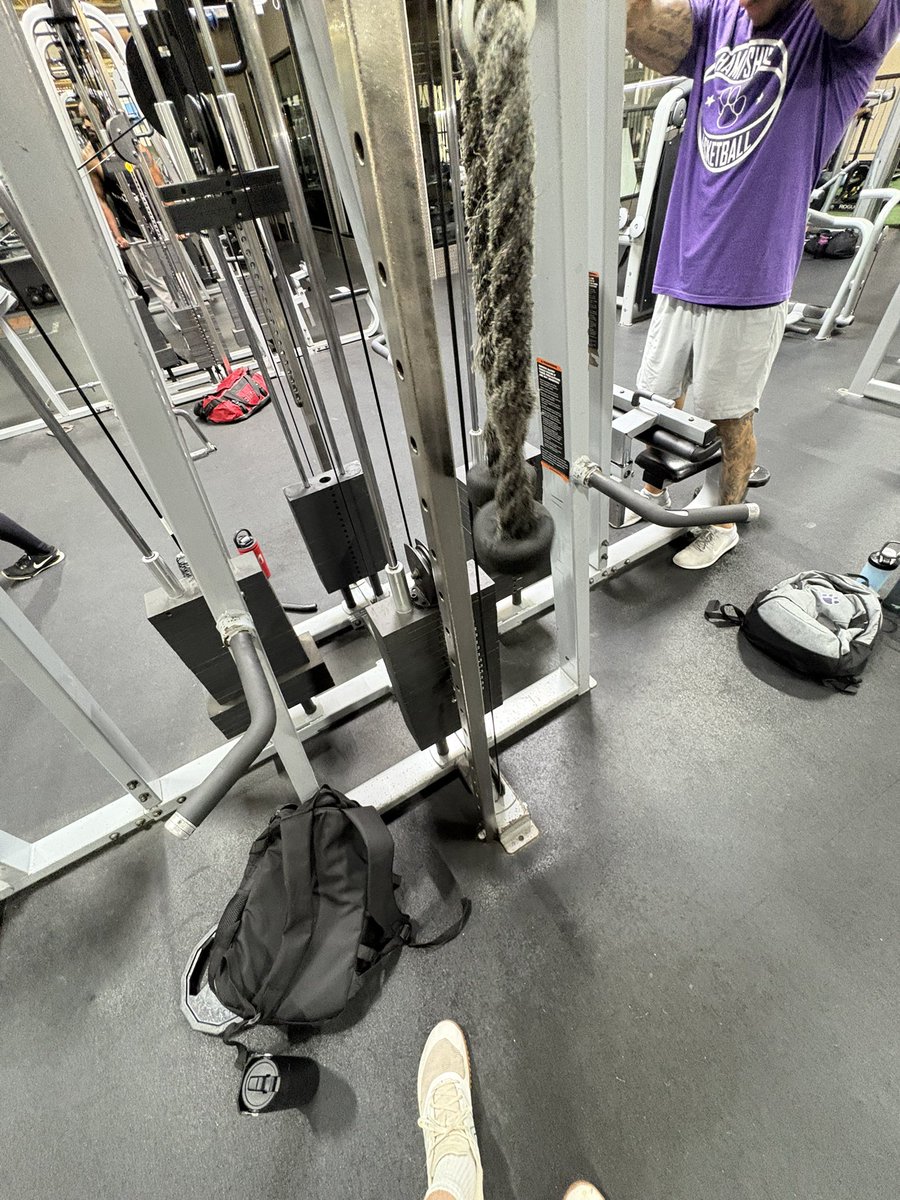 LAW OF EXTRA:
Hit a nice upper body lift to start the week off strong 💪
<a href="/robertpomazak/">Robert Pomazak</a> <a href="/SCNFBOFFICIAL/">Official North Star Football Account</a>