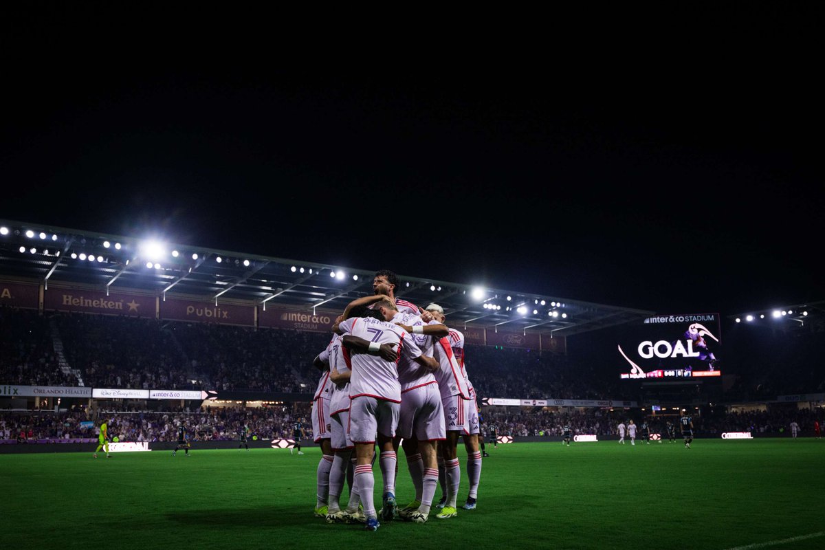 Absen_Inc's tweet image. Inter&amp;amp;Co Stadium is World Cup-ready — and Absen is proud to be part of the transformation! 🏟️⚽

Our dvLED tech is redefining the fan experience. Check out the feature in @sbjsbd 👇
🔗 bit.ly/absen-sbj

#AbsenInc #StadiumTech #WorldCup2026 #FanExperience