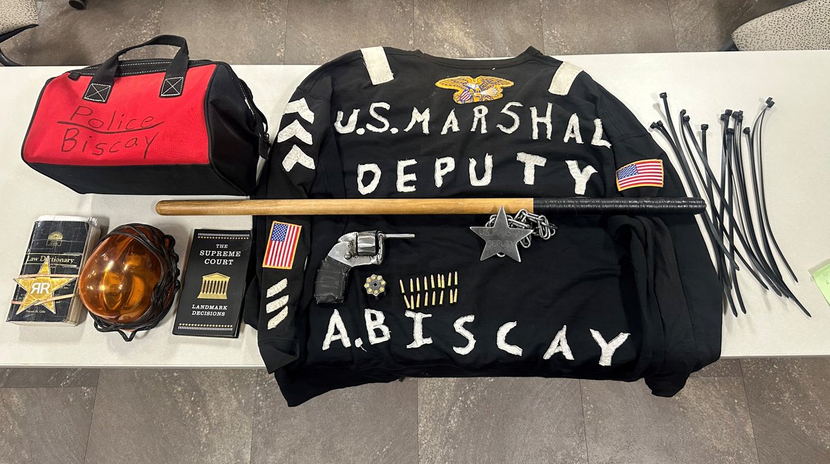 MaderaSheriff's tweet image. IMPERSONATING OFFICER ARREST
On June 20th, Deputies arrested Andrew Biscay (40) on the 22000 block Ave 12 for active warrants. He resisted arrest & had fake U.S. Marshal gear, gun, & badge in his vehicle.
Think he posed as an officer to you? Call MCSO at (559) 675-7770.