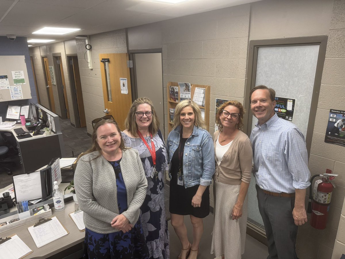 This morning, along with State Representative Kelly Breen, I had the opportunity to tour Cooke School in Northville. The dedicated staff at Cooke does amazing work with students from ages 3-26 with special needs. Thank you for the tour and thank you for all you do!