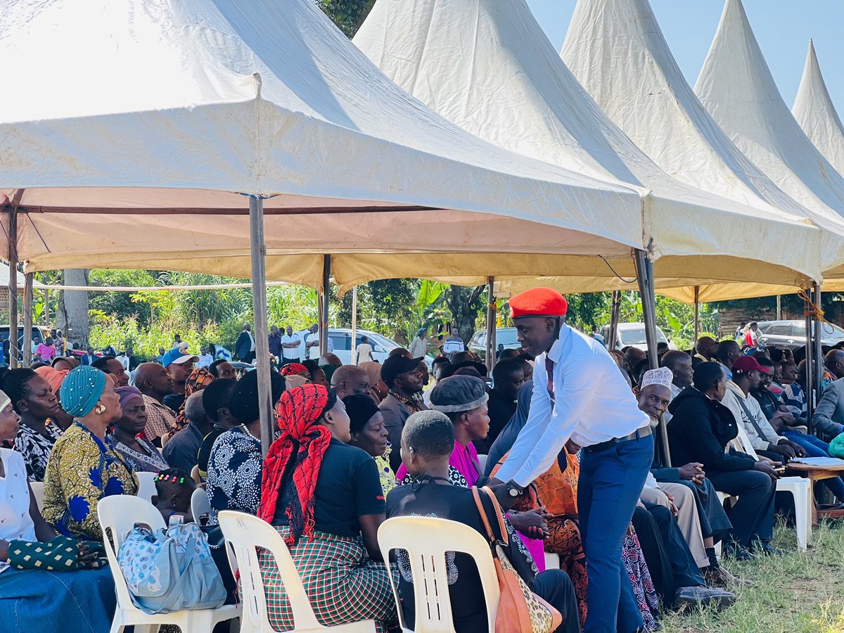 MaserukaRobert's tweet image. We daily reach out to the people.
Seeking for their mandate and preaching our revolutionary message.
Earlier today in Mpunge Subcounty.