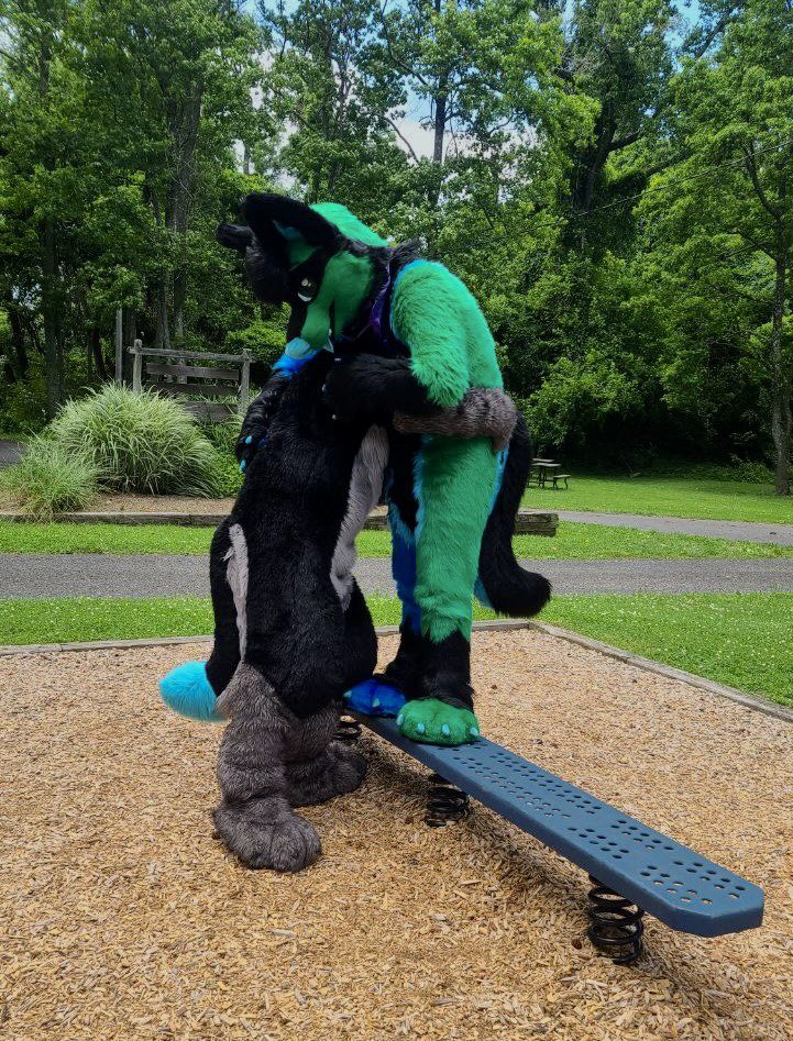 Hey! 😡😡 <a href="/anothercoyote/">tannerite filled dog</a> I don’t need uppies atm! I can do this! 😠😠