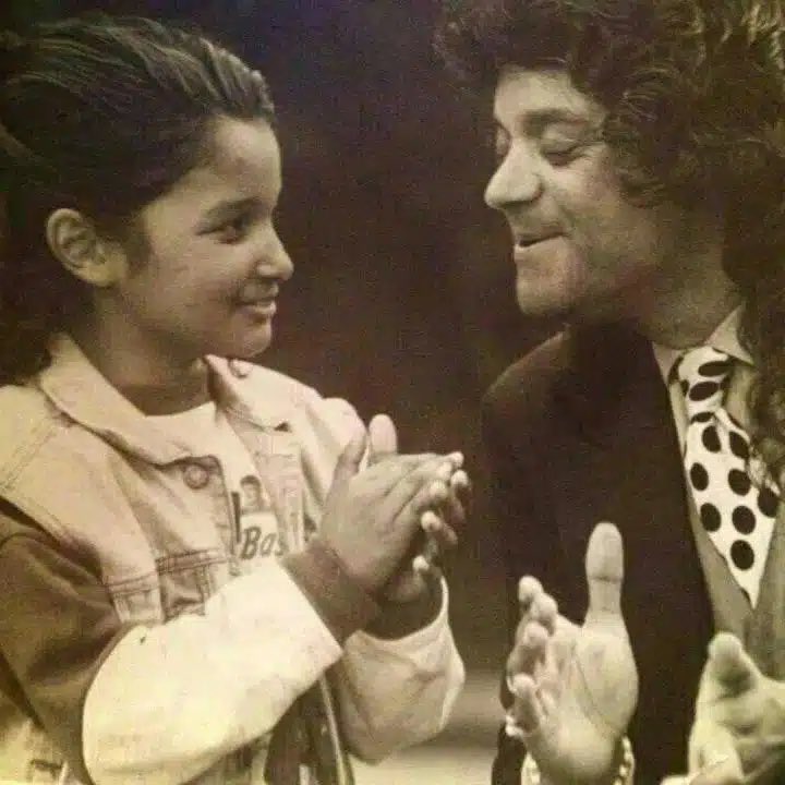 No puedo creerlo. 💔
Hace una semana tu papá, el maestro Ramón el Portugués se fue al cielo y hoy tú, Sabu Porrina, tan joven, tan lleno de vida, tan buen artista y persona. 
El dolor tan grande de perder a tu referente, esa pena en el alma que te traspasa hasta no poder más. 🕊️