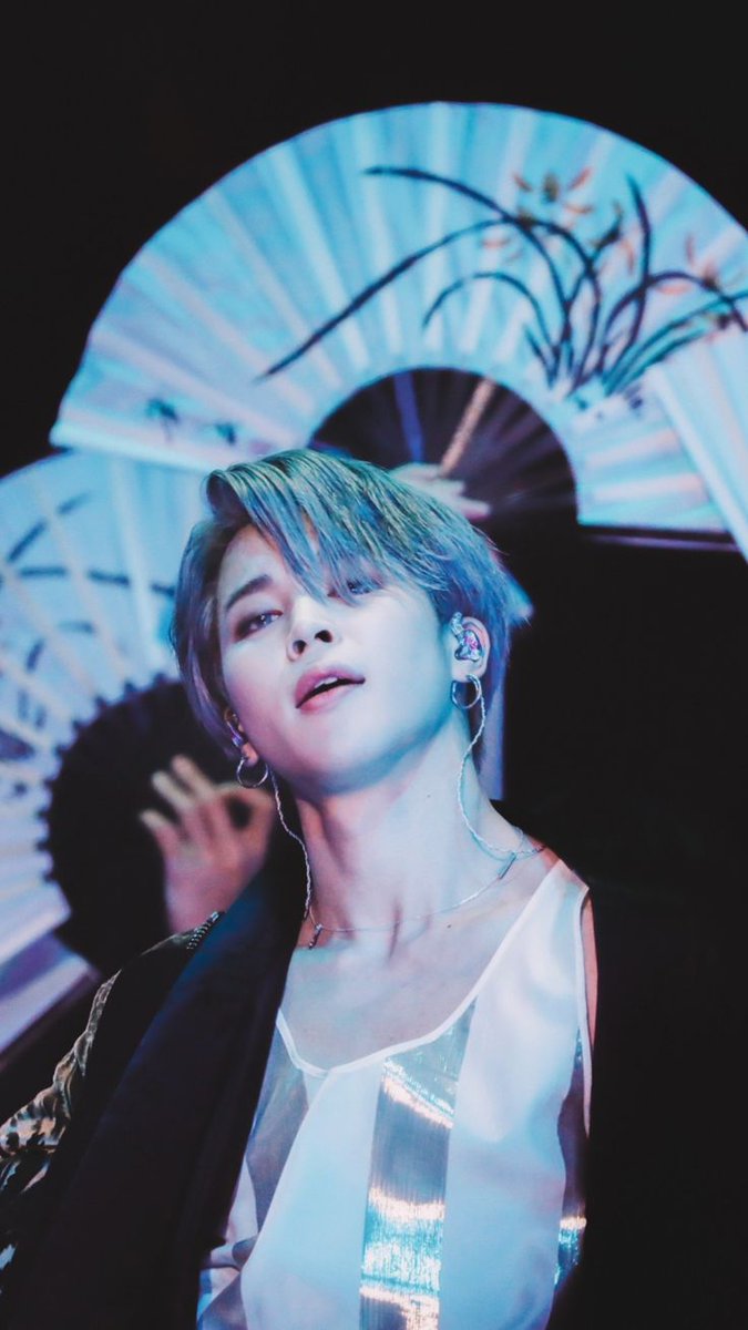 quad_orange's tweet photo. this is literally jimin https://t.co/HmIltIVD93