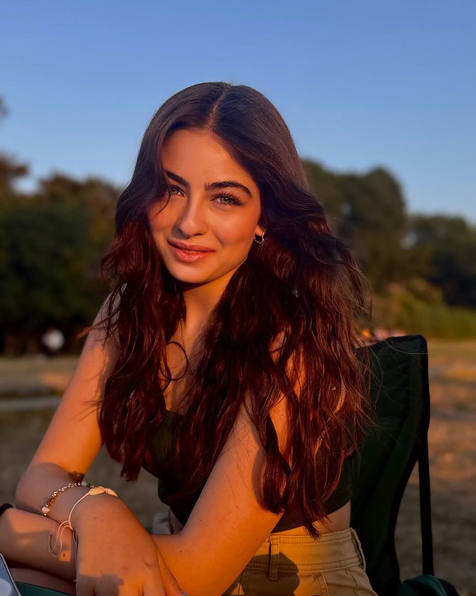 #KuruluşOsman dizisinin genç ve başarılı oyuncusu 
#LeyaKırşan Instagram'da 2 Milyon takipçiye ulaştı 💫