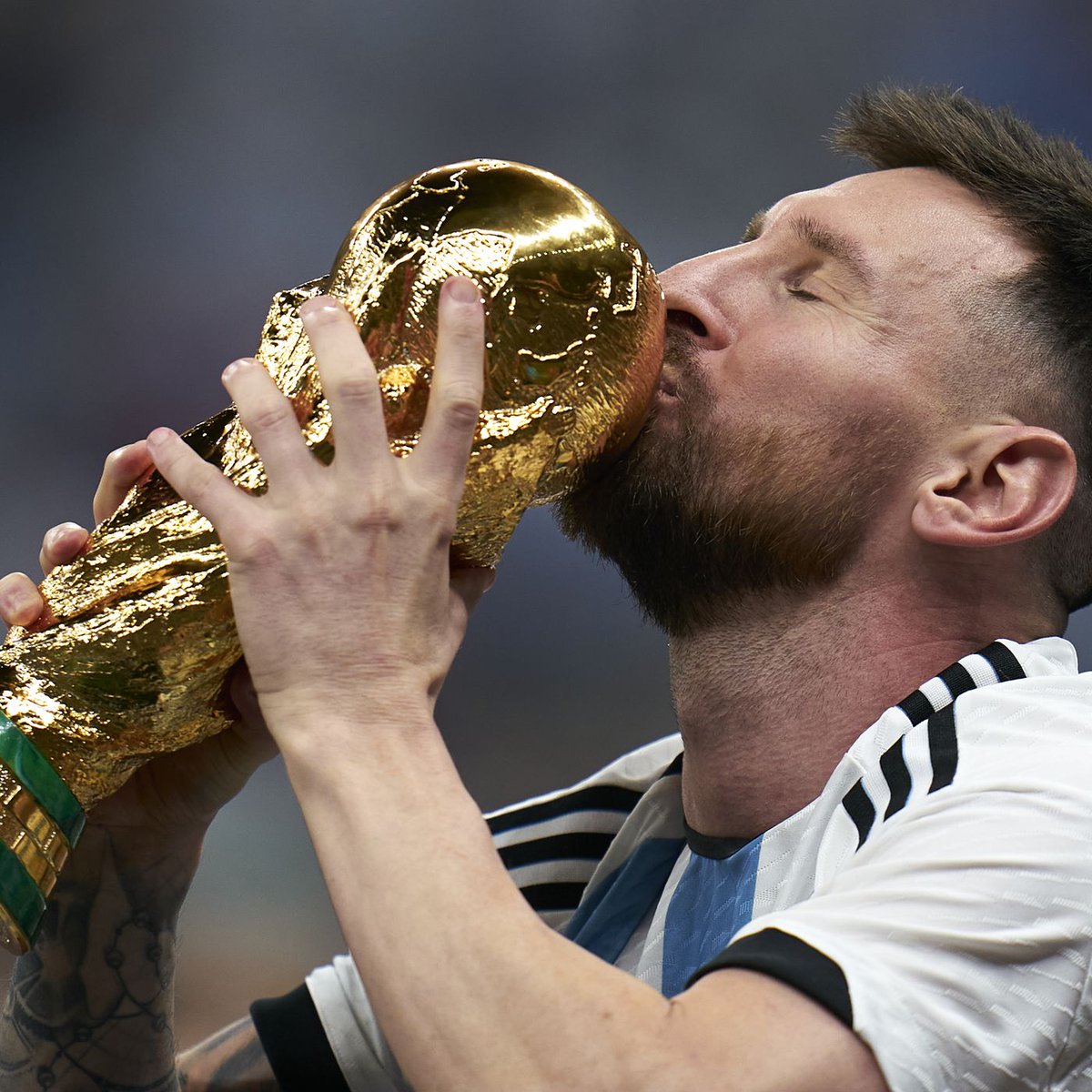 The man that made me fall in love with football. Happy birthday Leo 
#goat #LionelMessi