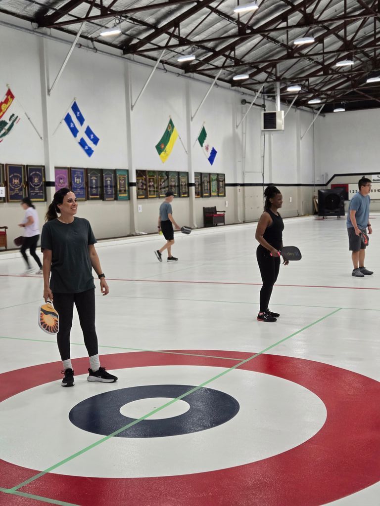 DixieCurling's tweet image. It's hot outside, but Dixie's pickleballers are cool inside 😎
#mississauga #etobicoke #pb #pickleball #summer #summerbucketlist
