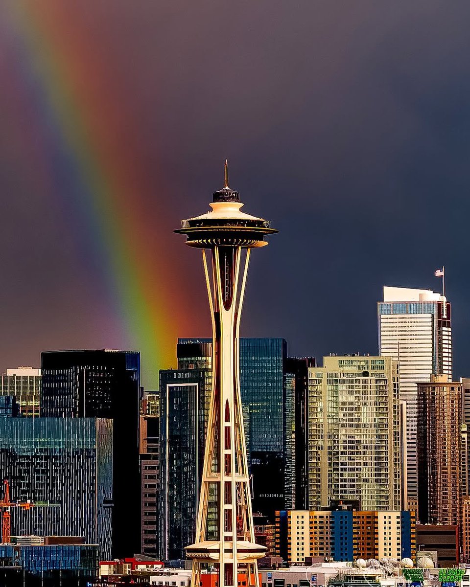 Caught between rain and shine—just another day in the 206. 🌈 #Oberto | 📷: @siglivetoeat