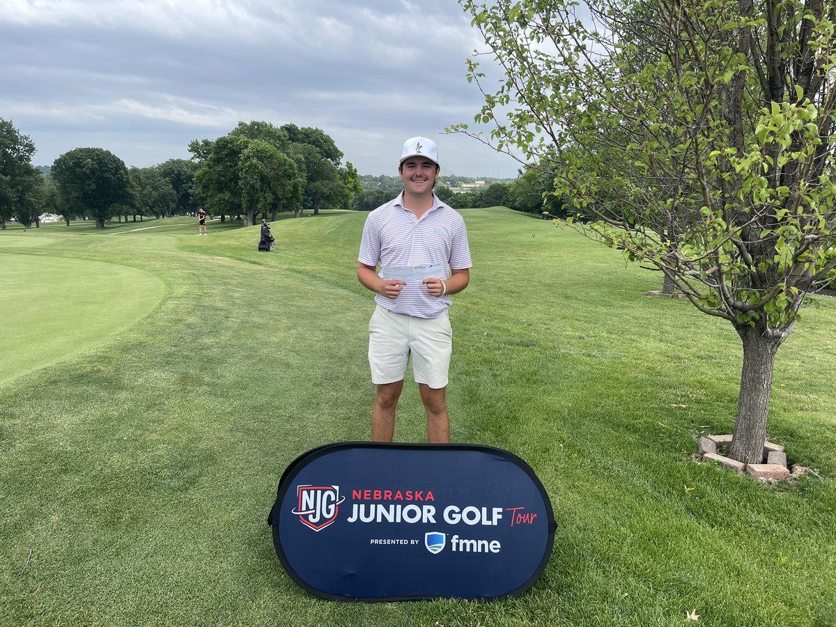 NebJuniorGolf's tweet image. Trevor. Wilson. ⭐️

The Omaha native ends his day with a par and ties his own PR with a score of 66 (-4) and sits in solo first. Wilson had 3 Eagles 🦅 on the day. 

@5pointsbank | #BigOJunior