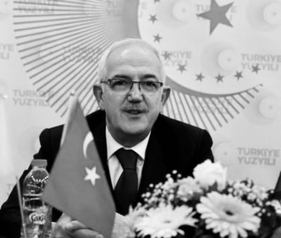 23, 24, 26 ve 27. Dönem Manisa milletvekilimiz güzel insan Av. İsmail Bilen kardeşimizin vefatını teessürle öğrenmiş  bulunuyorum. 

İsmail Bilen  kardeşimize Allah’tan rahmet ve mağfiret, ailesi efradına, akraba ve dostlarına ve camiamıza başsağlığı ve sabırlar diliyorum.