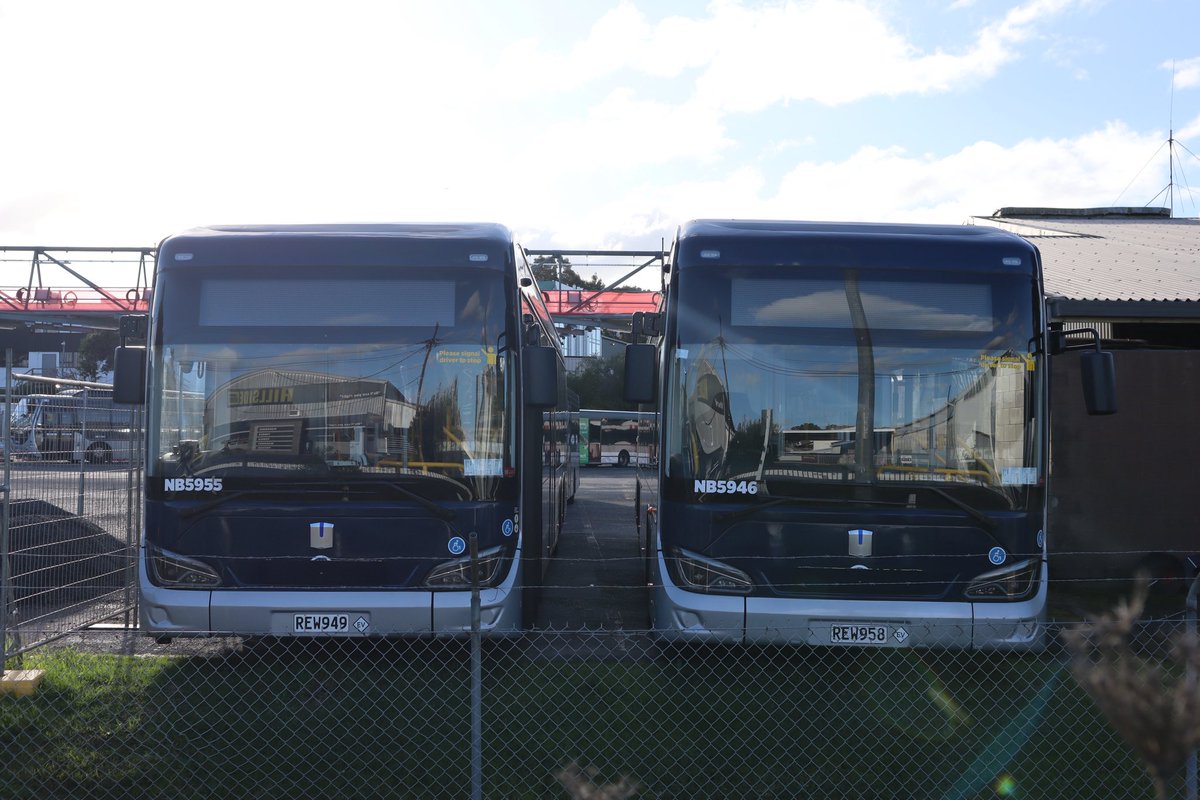 #BusNews: The overhead charging gantry has been fitted into place at <a href="/kineticanz/">Kinetic</a>’s Glenfield depot. 

There appears to be commissioning works underway and 2 electric buses are currently at the depot.