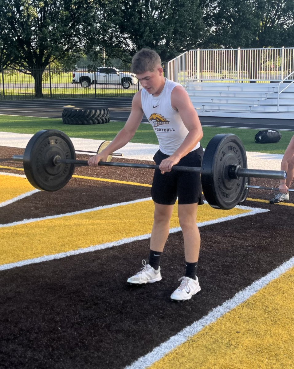 The Western Brown 12th Man Club🏈 (@western12thman) on Twitter photo 