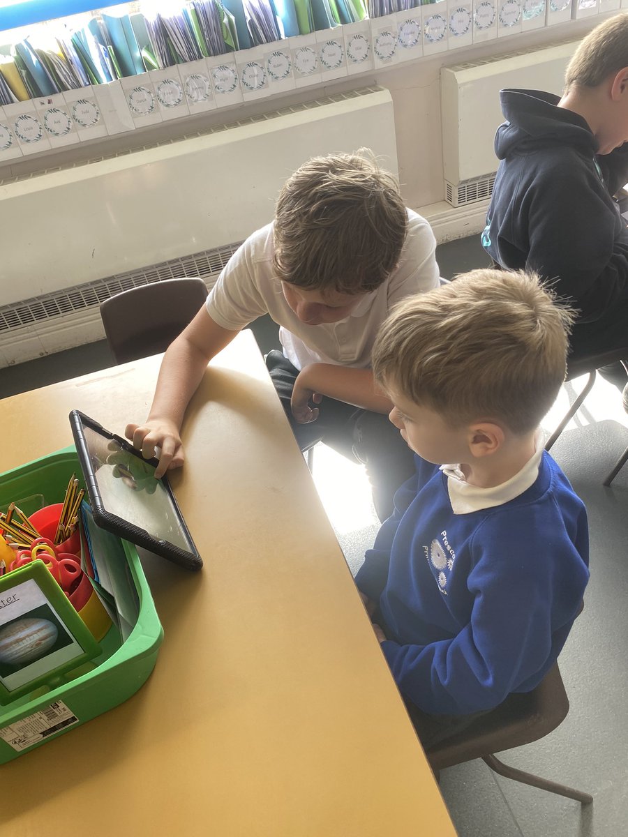 PCPFoxes's tweet photo. We worked with Year 6 today to create digital honeybees. We can’t wait to show them off in the exhibition! #pcpcomputing #pcphoneybeeheroes https://t.co/oQAGAeJoui