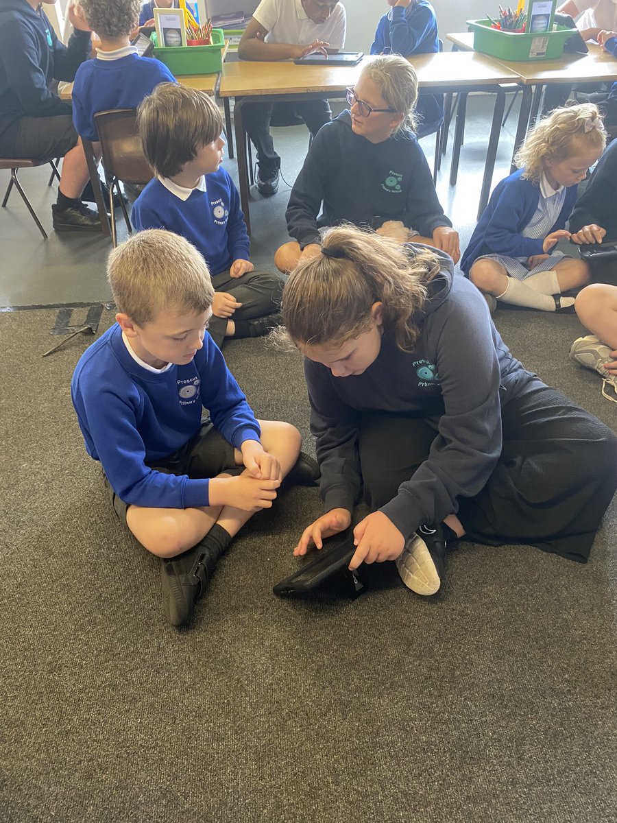 PCPFoxes's tweet photo. We worked with Year 6 today to create digital honeybees. We can’t wait to show them off in the exhibition! #pcpcomputing #pcphoneybeeheroes https://t.co/oQAGAeJoui