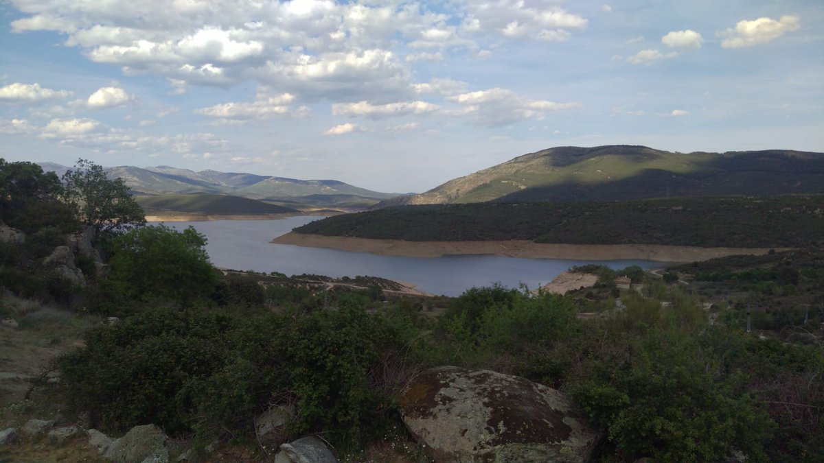 DaniElefantman's tweet photo. El embalse el Atazar cerca del municipio de El Berrueco, en la Sierra Norte de Madrid. #embalse #atazar #hacerfotos https://t.co/2P2UmbNxfm