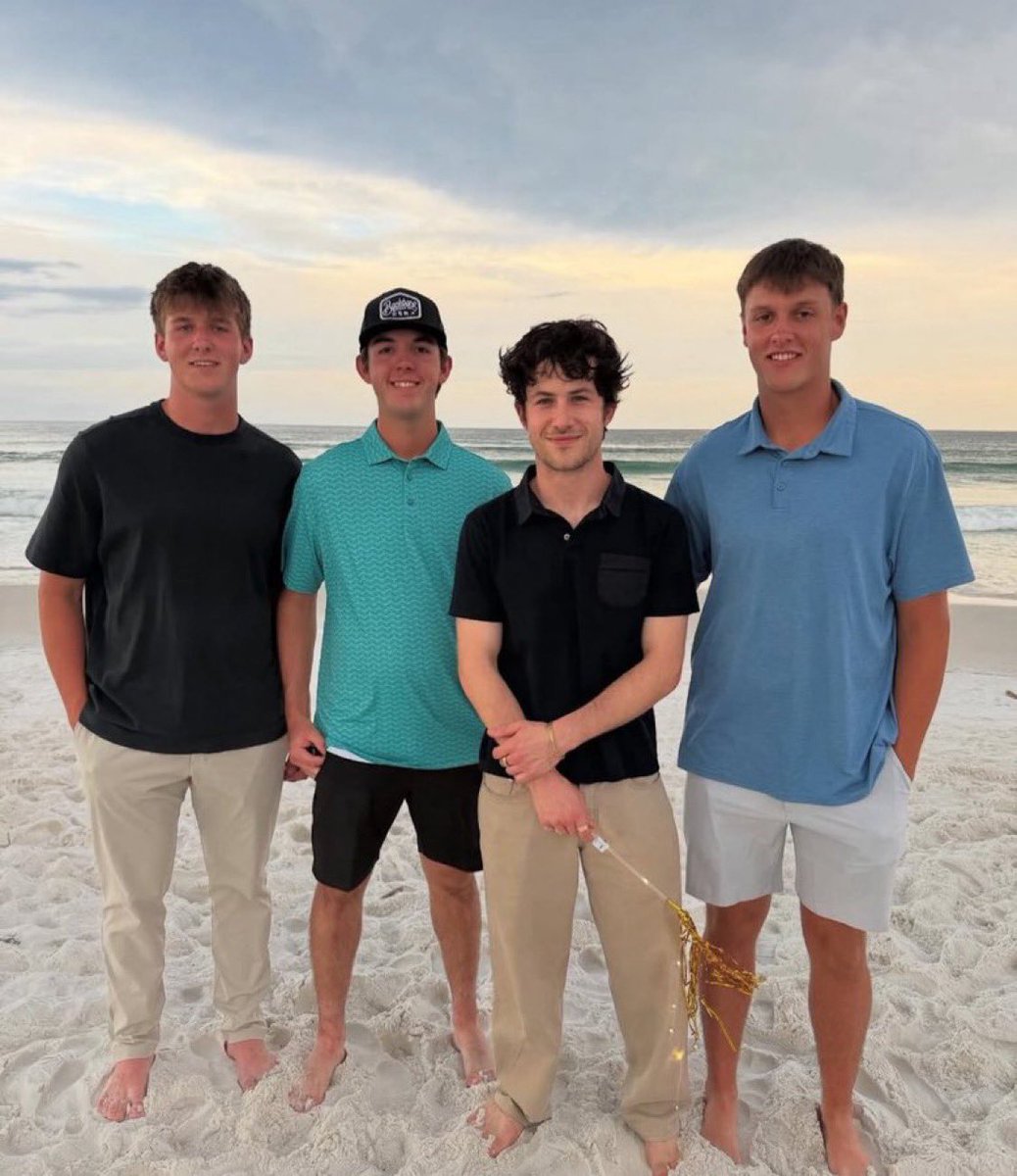 DYLAN IS ONLY A FEW INCHES TALLER THAN ME BRUH I KEEP FORGETTING