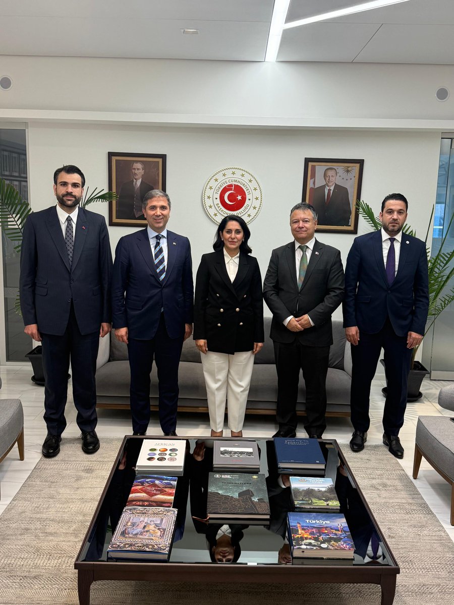 Dış İlişkilerden Sorumlu Genel Başkan Yardımcımız ve İstanbul Milletvekilimiz Zafer Sırakaya, Dış İlişkiler Başkan Yardımcımız Muhammed Burak Sarman ve Uluslararası Demokratlar Birliği (UID) Genel Başkanı Kenan Aslan ile birlikte New York Başkonsolosluğumuzu ziyaret ettik.