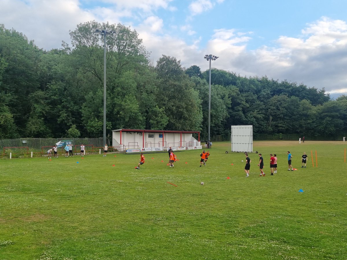 Another hard working session from the lads tonight - some miles covered as the fitness is ramped up ready for the pre-seaaon games in just 9 days !

Won't be long now.
