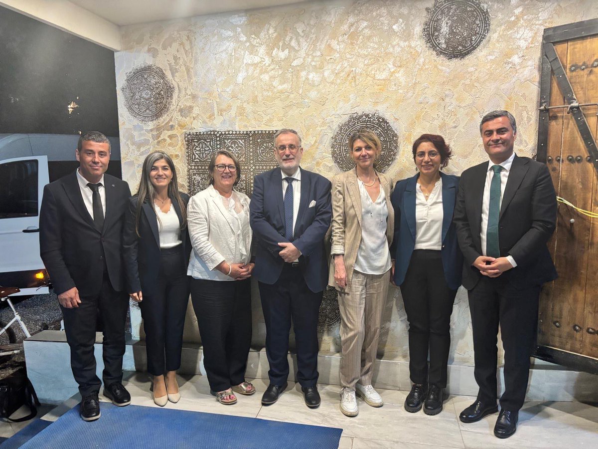 Avrupa Konseyi Yerel ve Bölgesel Yönetimler Kongresi Başkanı Marc Cools, Eş Raportör Bryony Rudkin ve beraberindeki heyetle bir araya geldik. Gayet verimli bir toplantı oldu. Van’ın seçilmişleri olarak, buradaki irade gaspını, irade gaspı sonrası gerçekleşen tahribatları