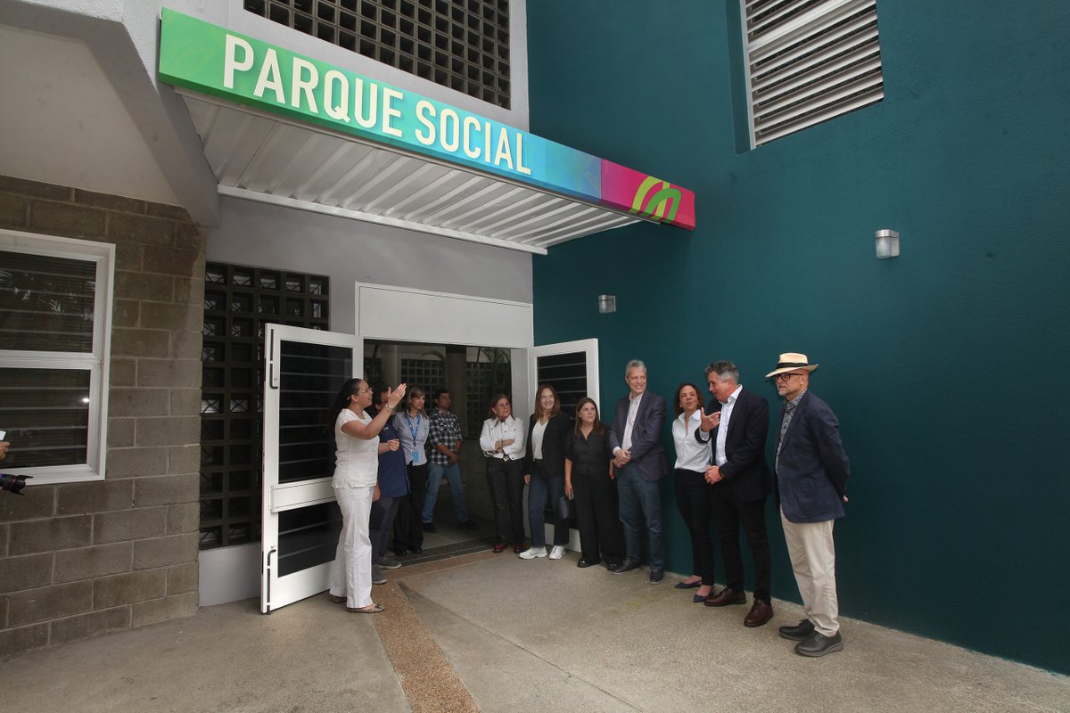Extensión Social UCAB (@extsocialucab) on Twitter photo El Comité de Dirección de @Movistarve recorrió nuestro Parque Social y conoció, de primera mano, los proyectos e iniciativas que impulsa Extensión Social.
Tras la visita, la empresa ratificó su apoyo a través de <a href="/FTMovistarVE/">Fundación Telefónica Movistar VE</a> 🤝
Detalles: goo.su/irU8nT El Comité de Dirección de @Movistarve recorrió nuestro Parque Social y conoció, de primera mano, los proyectos e iniciativas que impulsa Extensión Social.
Tras la visita, la empresa ratificó su apoyo a través de <a href="/FTMovistarVE/">Fundación Telefónica Movistar VE</a> 🤝
Detalles: goo.su/irU8nT