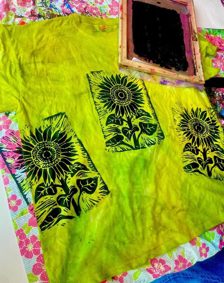 Workman Arts (@workmanartsto) on Twitter photo #Reposting some snapshots of the work created in our Silkscreen Printing Workshop as part of our #ArtCart Program
Led by instructor Kingi Carpenter 🎨🛒
#ArtCart is a partnership between Workman Arts and Gifts of Light <a href="/camhfoundation/">CAMH Foundation</a>
#WorkmanArts #GiftsofLight #Reposting some snapshots of the work created in our Silkscreen Printing Workshop as part of our #ArtCart Program
Led by instructor Kingi Carpenter 🎨🛒
#ArtCart is a partnership between Workman Arts and Gifts of Light <a href="/camhfoundation/">CAMH Foundation</a>
#WorkmanArts #GiftsofLight