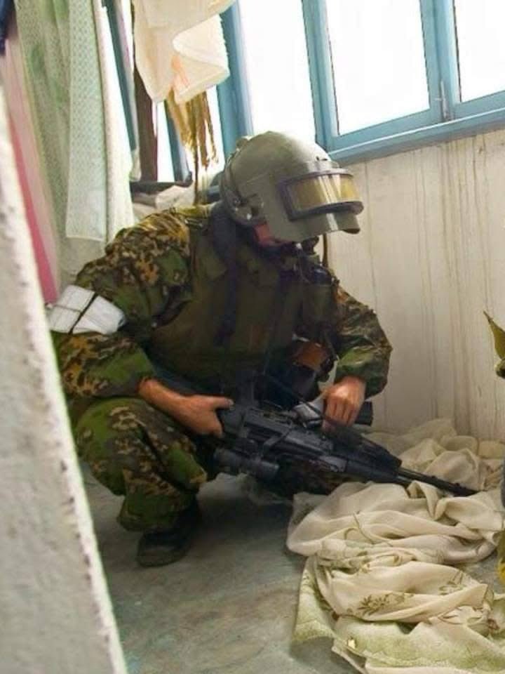 this is probably one of the coolest additions to my collection. a beslan veteran used sso sposn white reflective armband. you never see these surface, or I haven’t at least, crazy to even have it in my hands right now