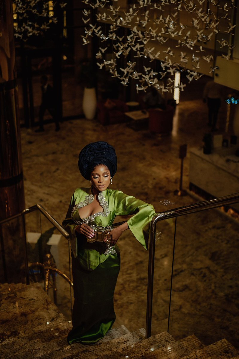 Obar_G_Visuals's tweet image. Hi there I know you know a bride who needs a good photographer Why don't you just share this set of images I took and tell her I'm ready to make her look sweet 😉
Photography by me